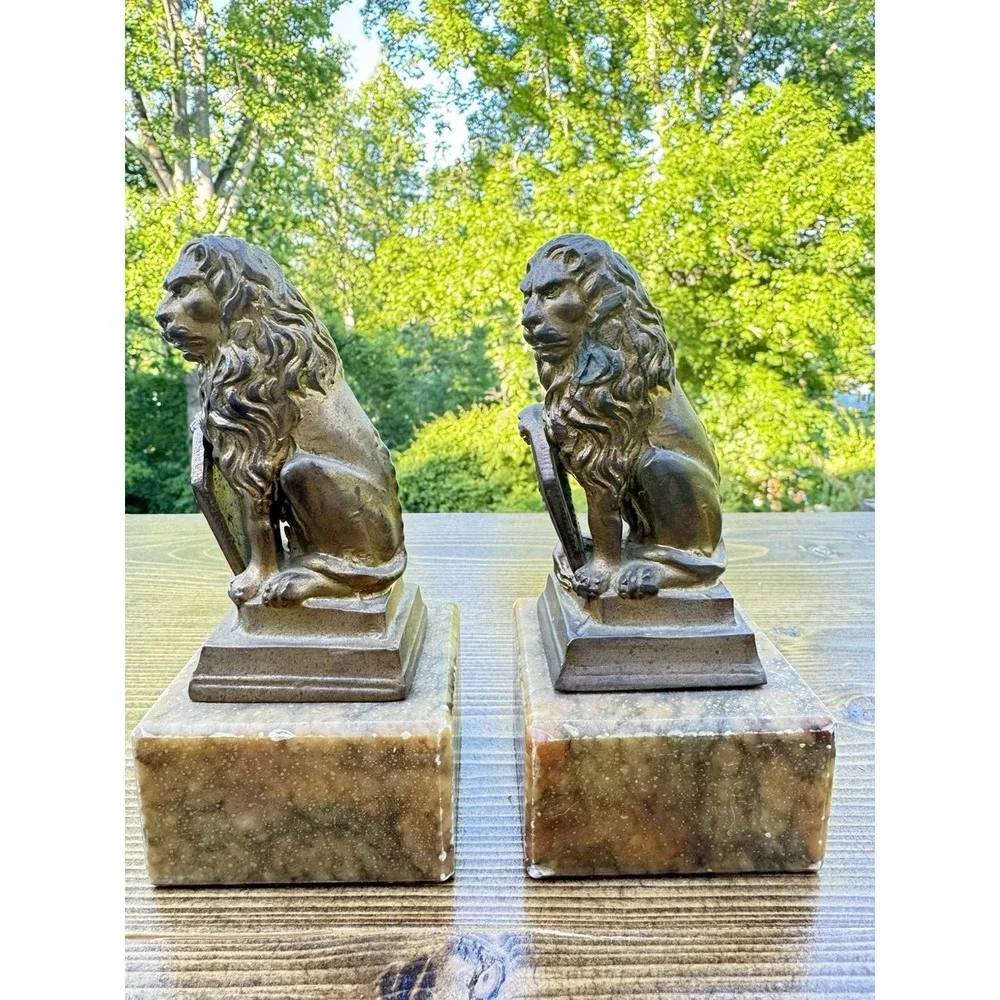 Vintage Lion Bookends Stone Base Heraldic Shield Old World Decor‎